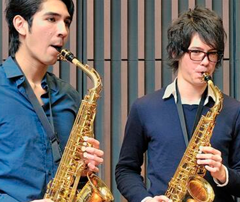 Cursos de saxofón junior para niños en Yamaha Tarragona