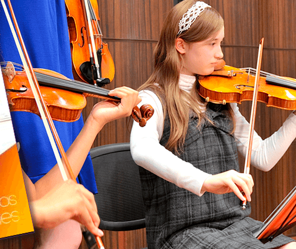 Cursos de violín junior para niños en Yamaha Tarragona
